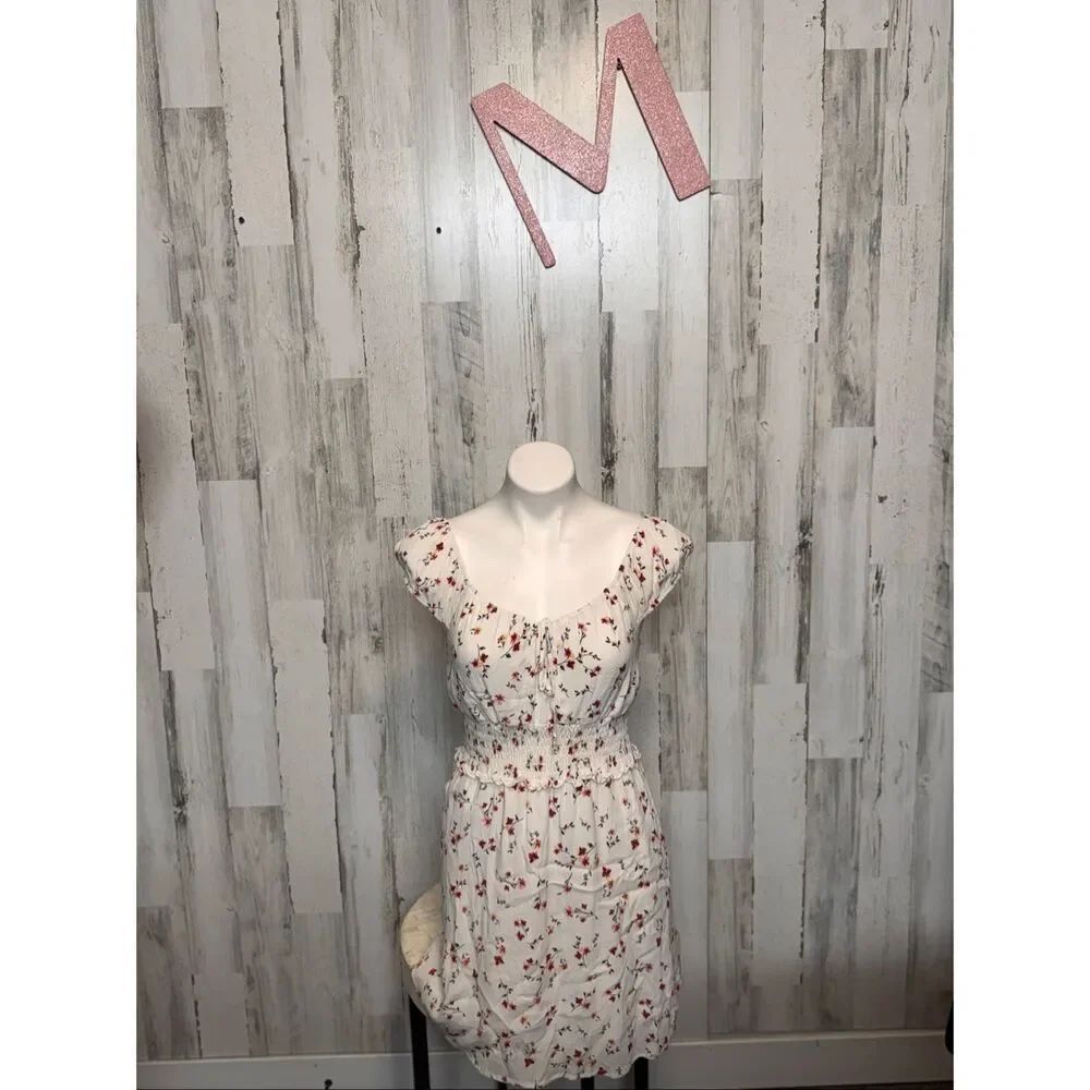ROW A White Floral Smocked Waist Dress Women’s Size M